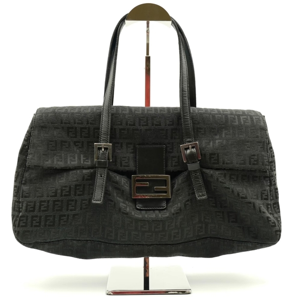 Fendi Handbags - ❌️❌️SOLD❌️❌️J36💖 Fendi Vintage Black Flap Zucchino Shoulder Bag